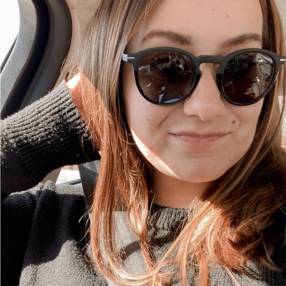 Meet your Posher, Sallie - Picture 1 of 1